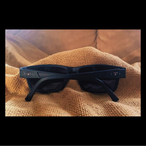 SUNGLASSES Tifosi Hagen Matte Black/Smoke Lense Unisex Never worn Polarized - Picture 3 of 8